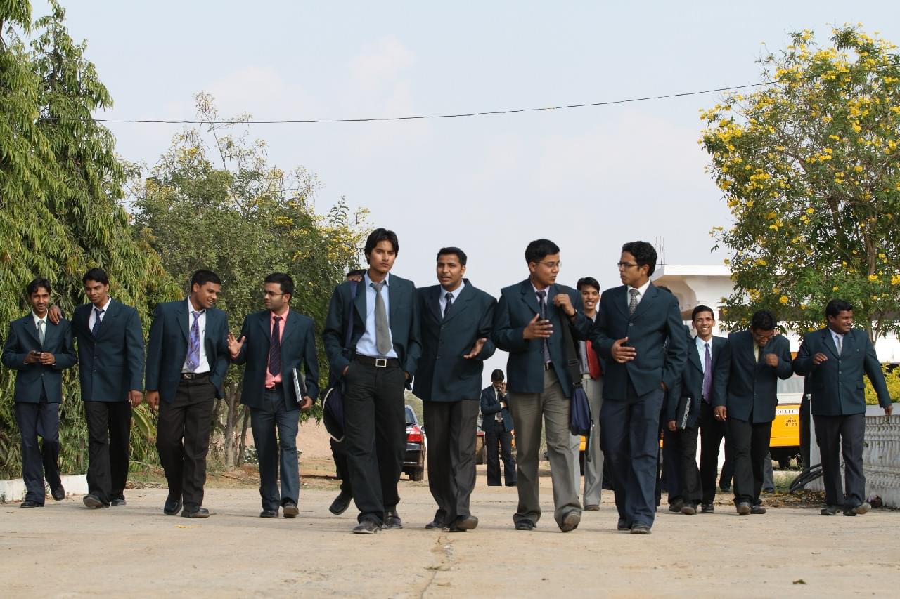 Vishwa Vishwani Institute of Systems and Management Hyderabad Campus photo 18